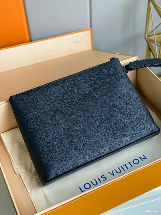 First bag ru LOUIS POUCH IPAD VUITTON 0716